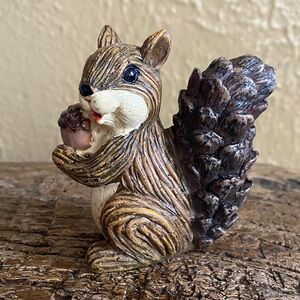 🐿️Vintage🐿️Squirrel Figurine